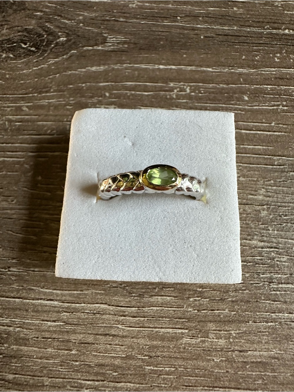 Alwand Vahan AV 14kt Sterling Silver  Oval Peridot Gemstone Ring Size 6.5